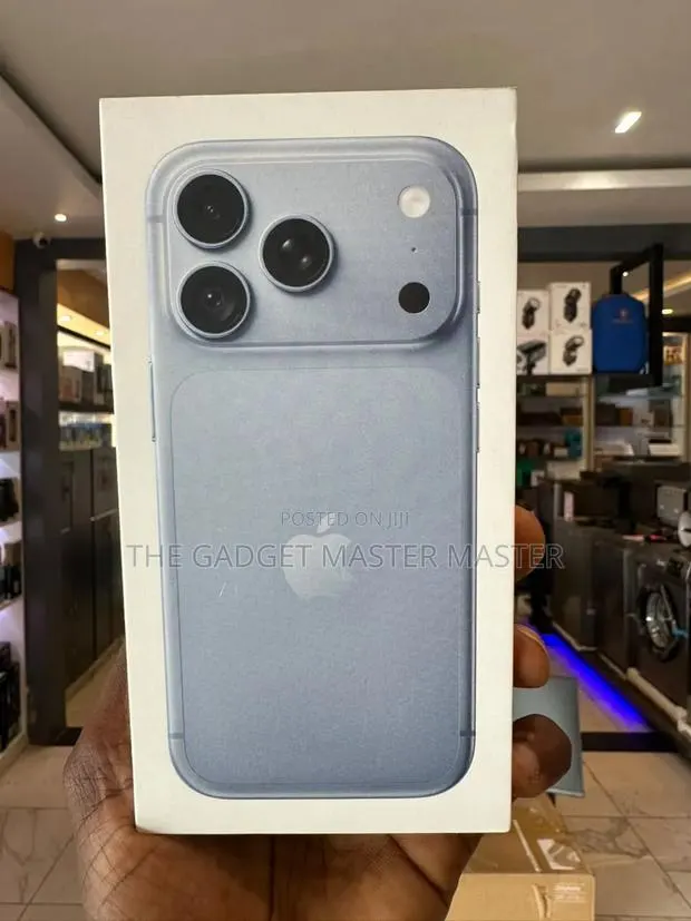 New Apple iPhone 18 Pro 512 GB Blue · Photo 1