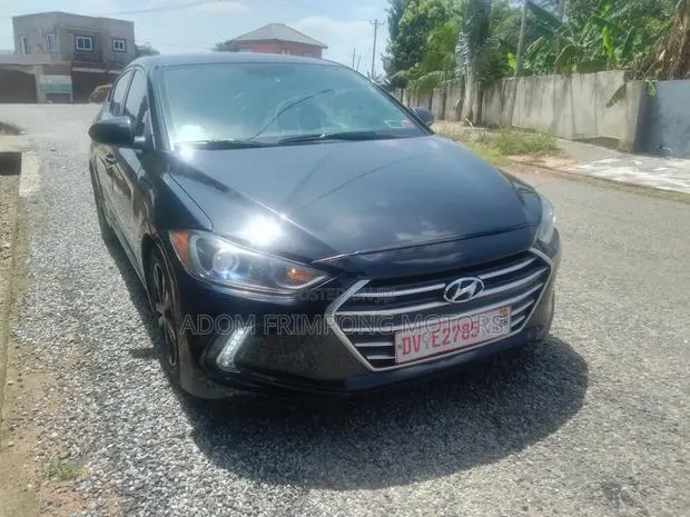 Hyundai Elantra 2018 Black · Photo 1