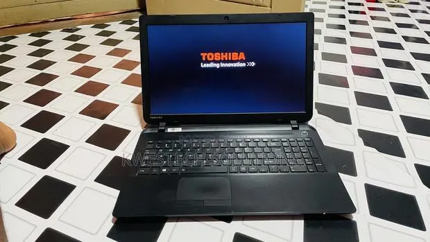 Laptop Toshiba Satellite C50 4GB Intel Core i5 HDD 250GB