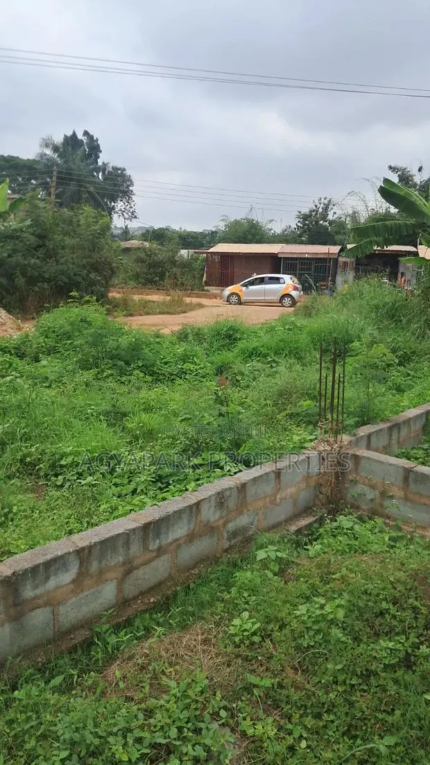 Plot of Land With Footing for Sale · Photo 1