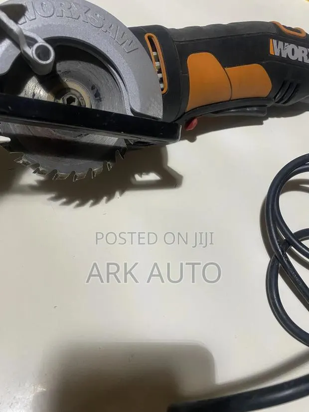 Worx WX423 Compact Circular Immersion Saw (UK Used) · Photo 1