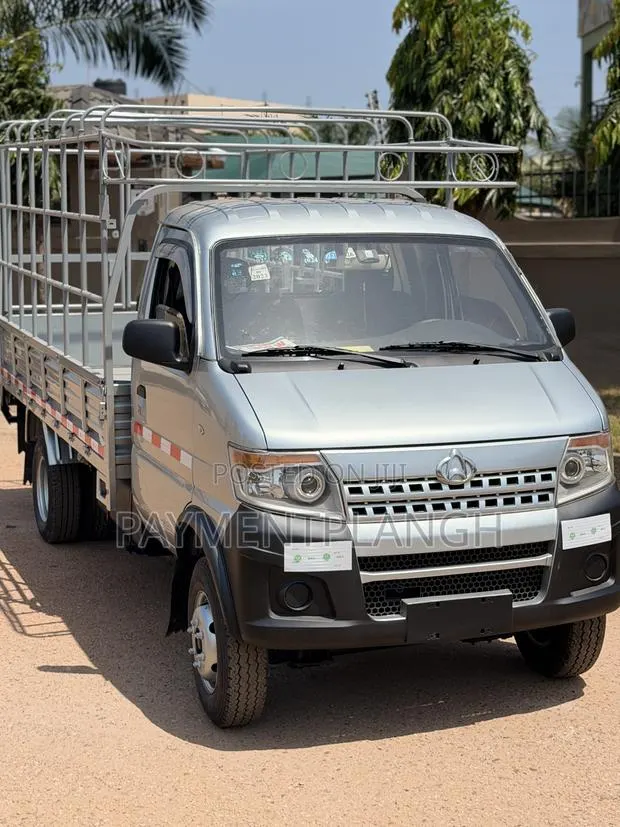 Changan Hunter Plus 2.0 Petrol 4x4 2022 Silver · Photo 1