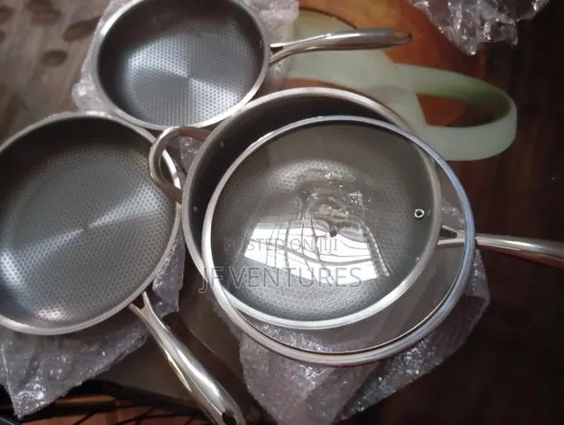 4pc Set Stainless Steel Cookware · Photo 1