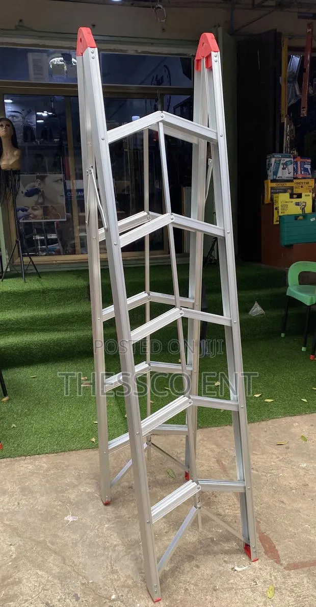 5 Step Floding Ladder · Photo 4