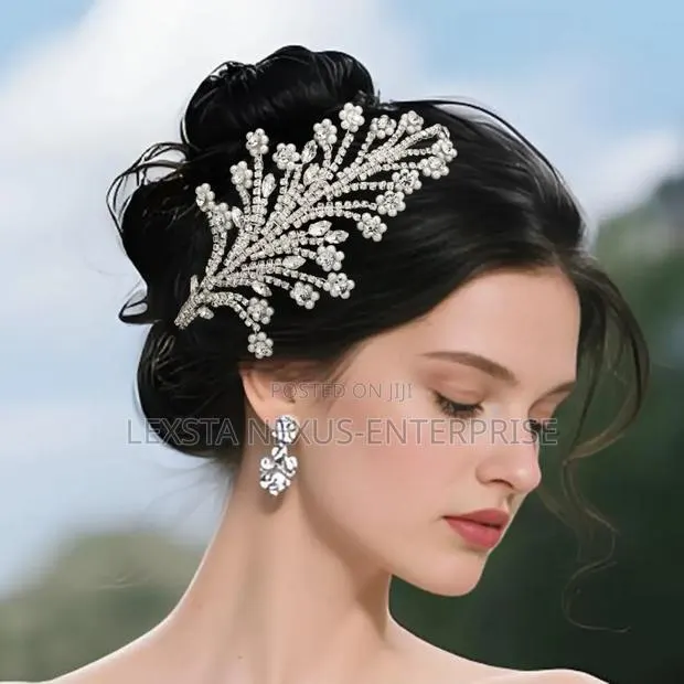 Tiara / Headpiece · Photo 1