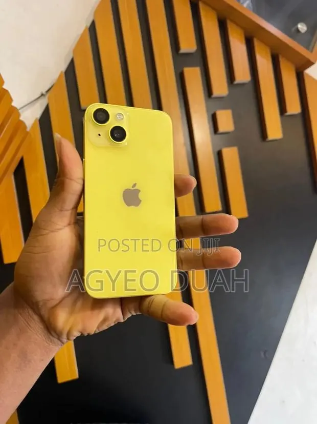 Apple iPhone 14 128 GB Yellow · Photo 1