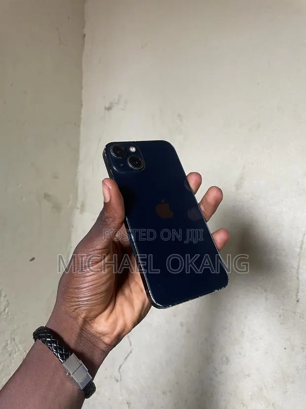 Apple iPhone 13 128 GB Black · Photo 1