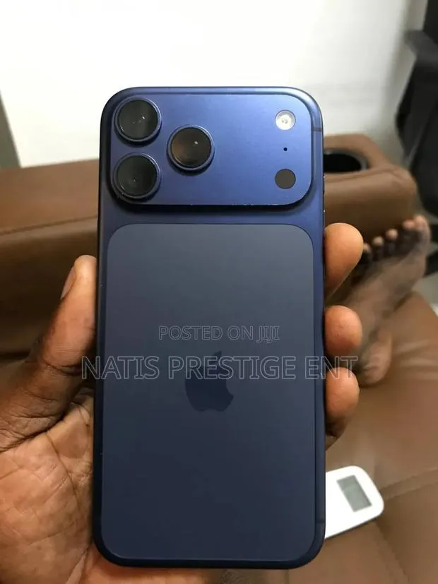 Apple iPhone 17 Pro Max 512 GB · Photo 1