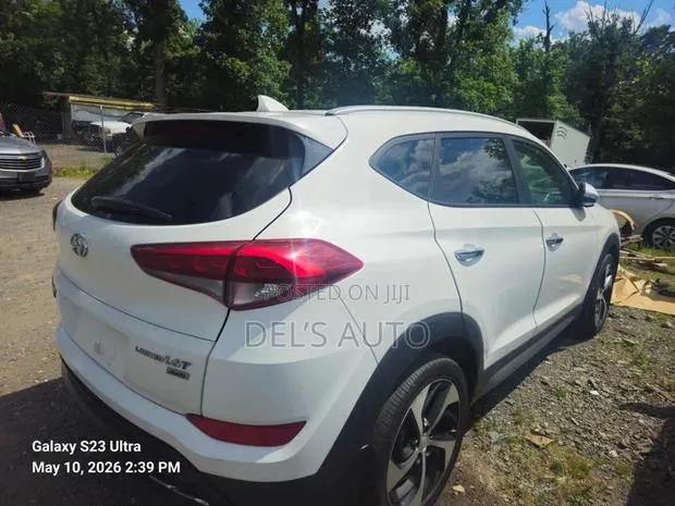 Hyundai Tucson Limited AWD 2017 White · Photo 4