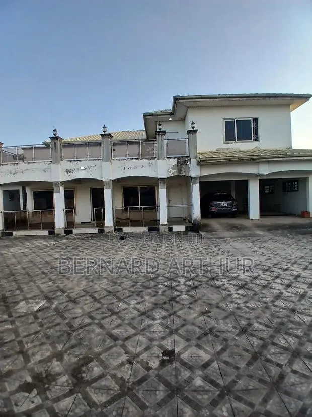 5bdrm Mansion in Bernard Agency, Amasaman for rent · Photo 1