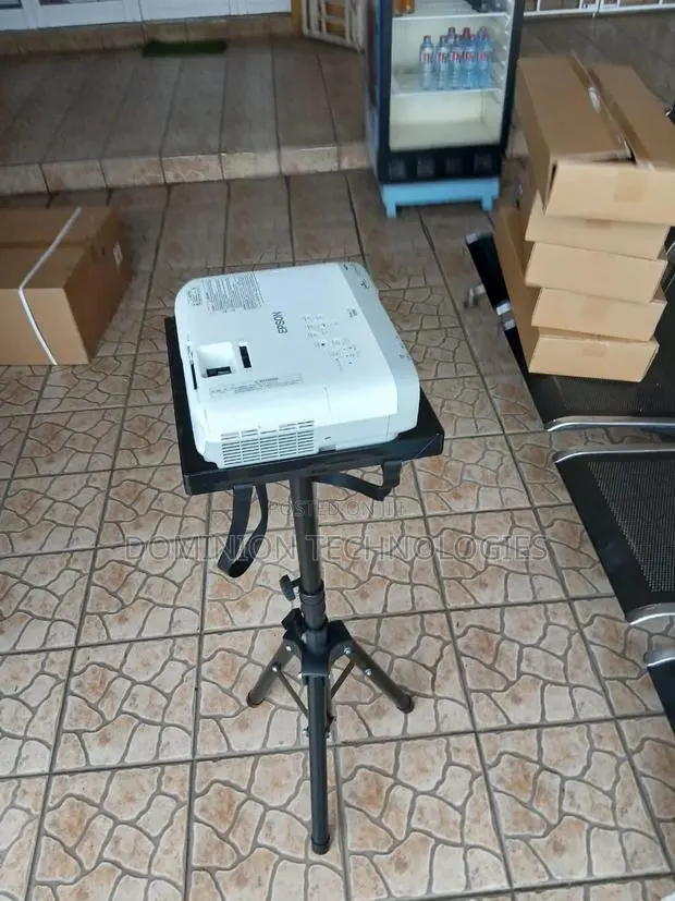Projector Stand · Photo 1