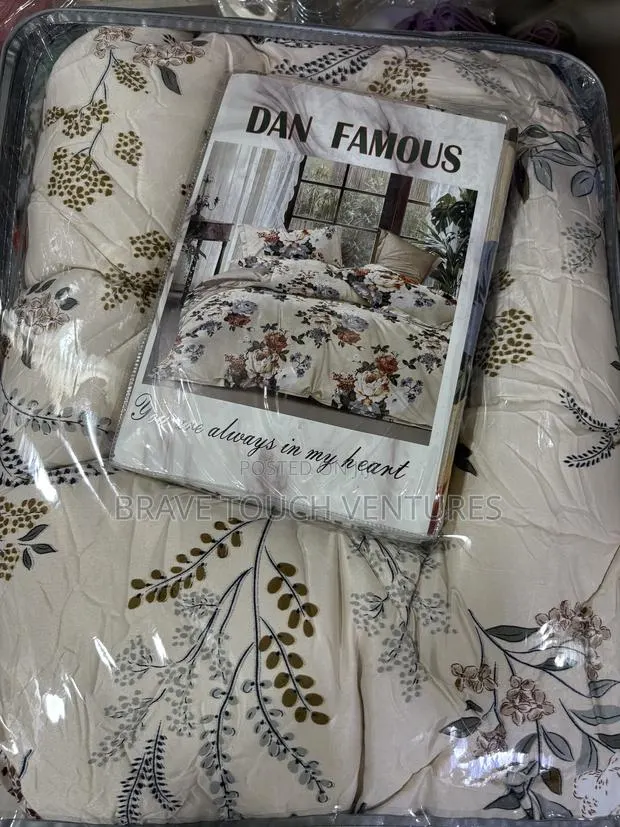 Double Bedsheet Pillow Case With Duvet Set · Photo 1