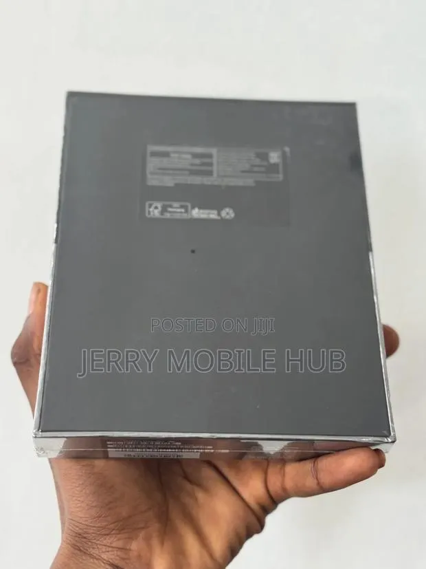 New Samsung Galaxy Z Fold 3 256 GB Black · Photo 1
