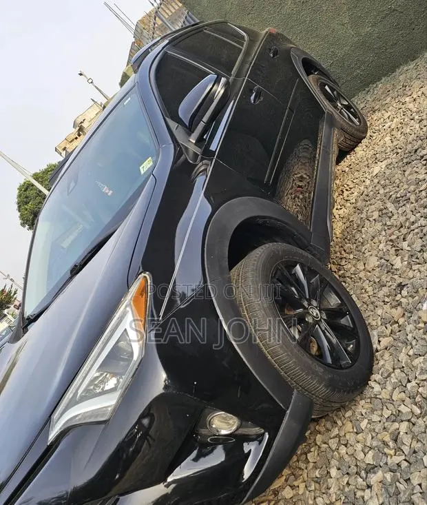Toyota RAV4 SE 4dr SUV AWD (2.5L 4cyl 6A) 2018 Black · Photo 1
