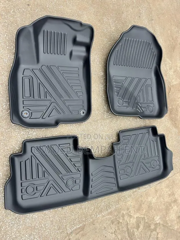 Honda CR-V 3D Floor Mat · Photo 1