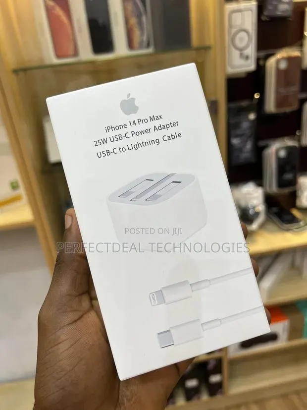 Apple iPhone Charger (Original) · Photo 1