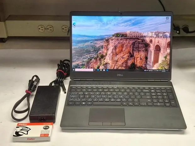 Laptop Dell Precision 7550 64GB Intel Xeon SSD 512GB · Photo 1