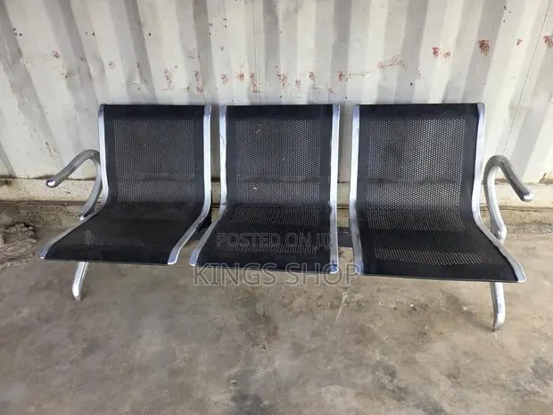 Slightly Used Waiting Chair 3in1 · Photo 1