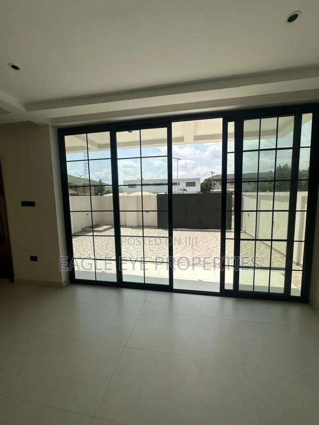 4bdrm House in Airport Residential Area for sale · Photo 3