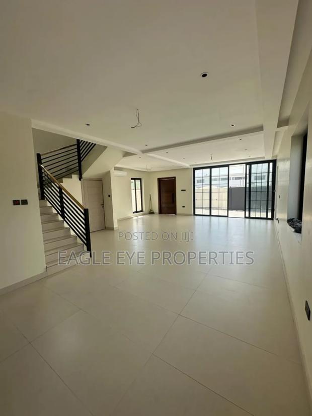 4bdrm House in Airport Residential Area for sale · Photo 4