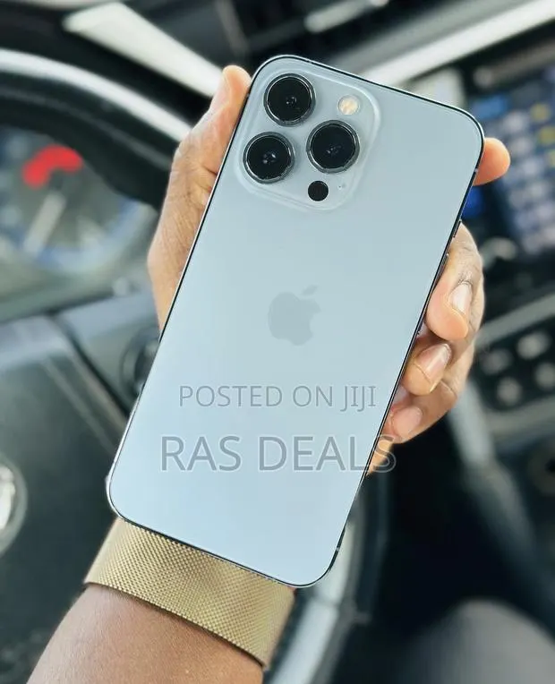 Apple iPhone 13 Pro Max 128 GB Blue · Photo 1
