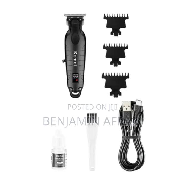 Rechargeable Metallic Hair Clippers · Photo 3