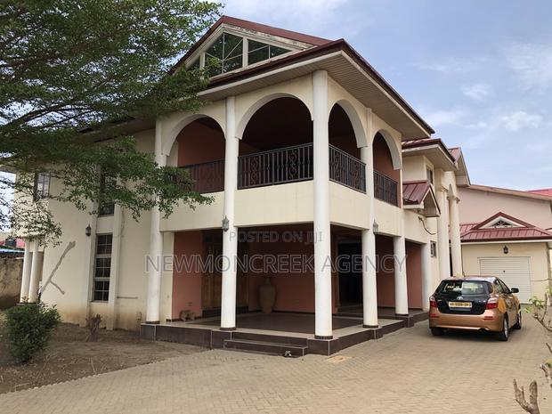 6bdrm Duplex in Spintex C18 for sale · Photo 2