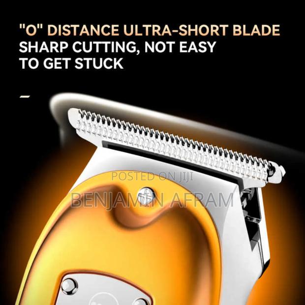 Rechargeable Digital USD Cordless Hair Clippers KM-026 · Photo 2