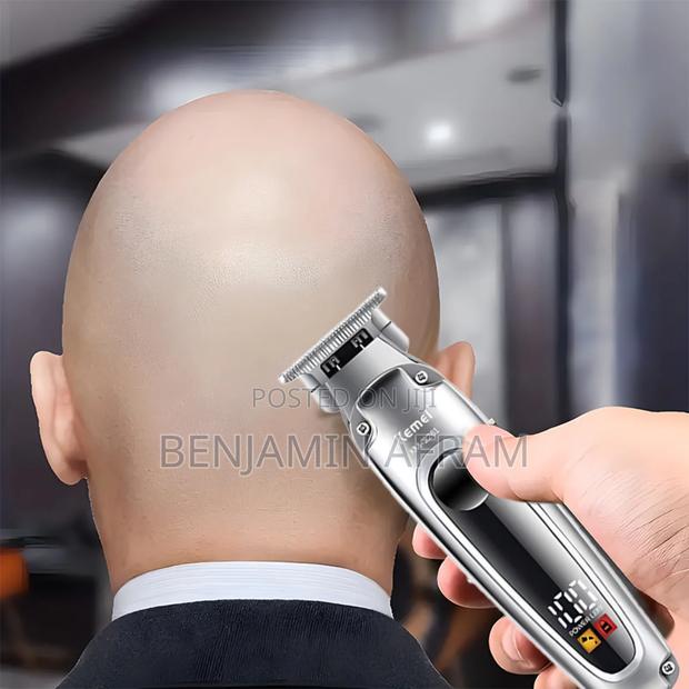 Professional Rechargeable Hair Trimmer KM-2261 · Photo 6