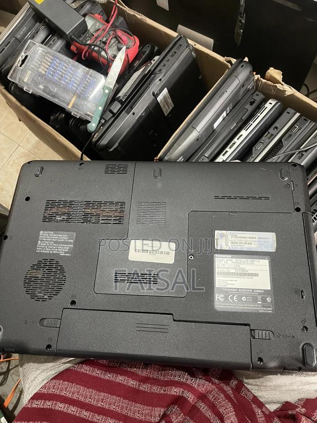 Laptop Toshiba Satellite C665 4GB Intel Core i3 HDD 500GB · Photo 5