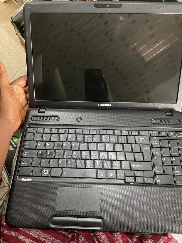 Laptop Toshiba Satellite C665 4GB Intel Core i3 HDD 500GB · Photo 6