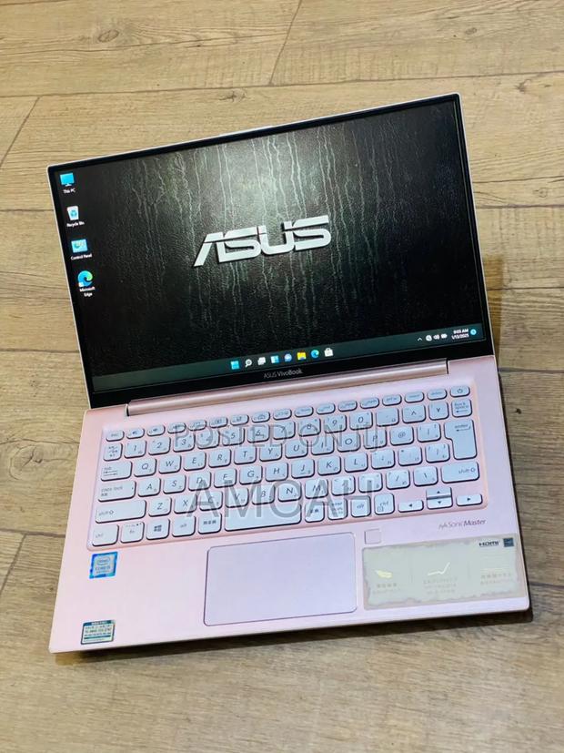 Laptop Asus VivoBook S13 S330UN 4GB Intel Core I3 SSD 128GB · Photo 1
