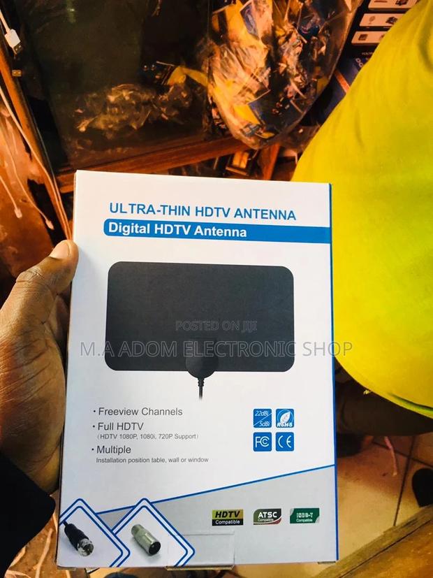 Uncut Uninterrupted: Indoors Antenna With Booster · Photo 1