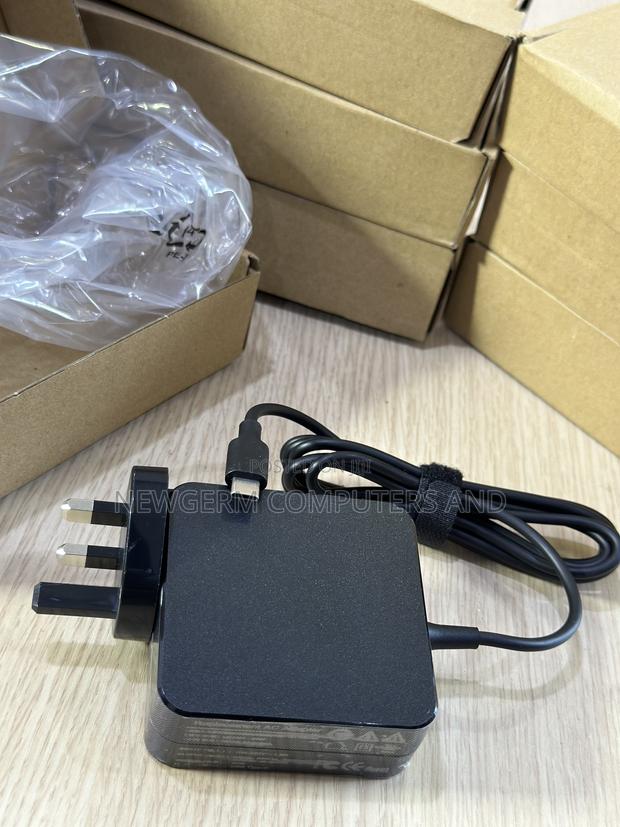 Universal 65w Usb-C Laptop Charger for All Laptops · Photo 1