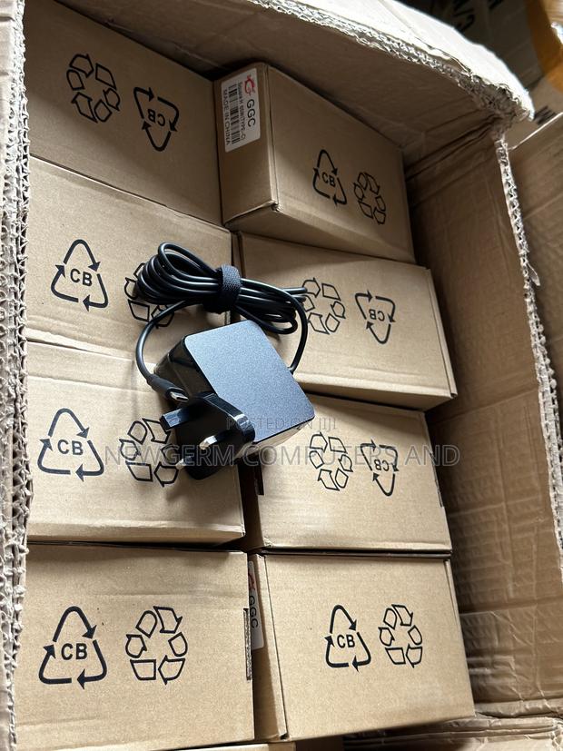 Universal 65w Usb-C Laptop Charger for All Laptops · Photo 2