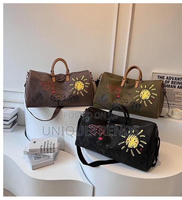 Canvas Material Duffle Bags · Photo 1