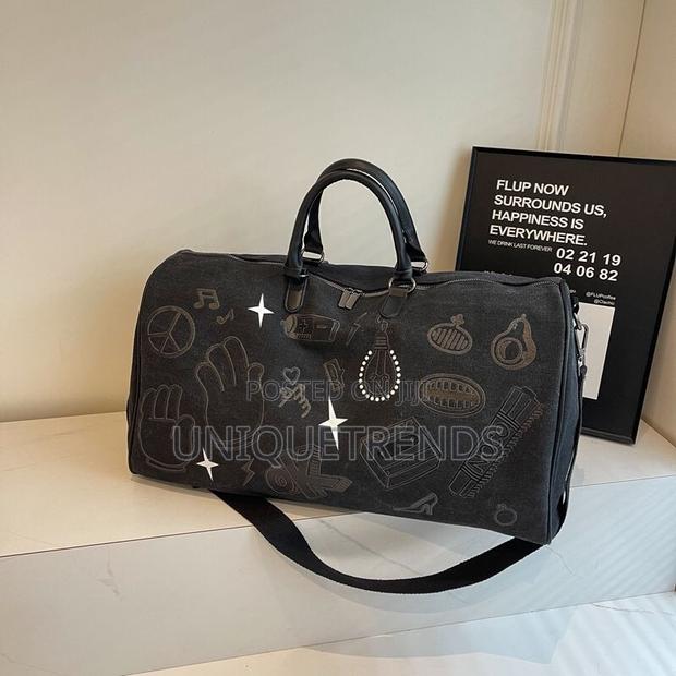 Canvas Material Duffle Bags · Photo 3