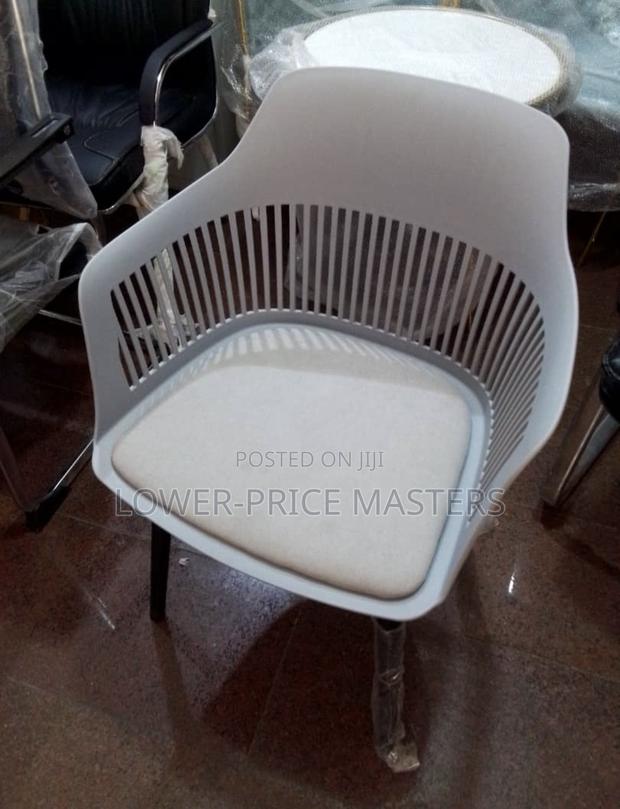 Home / Office Waiting Chair · Photo 2