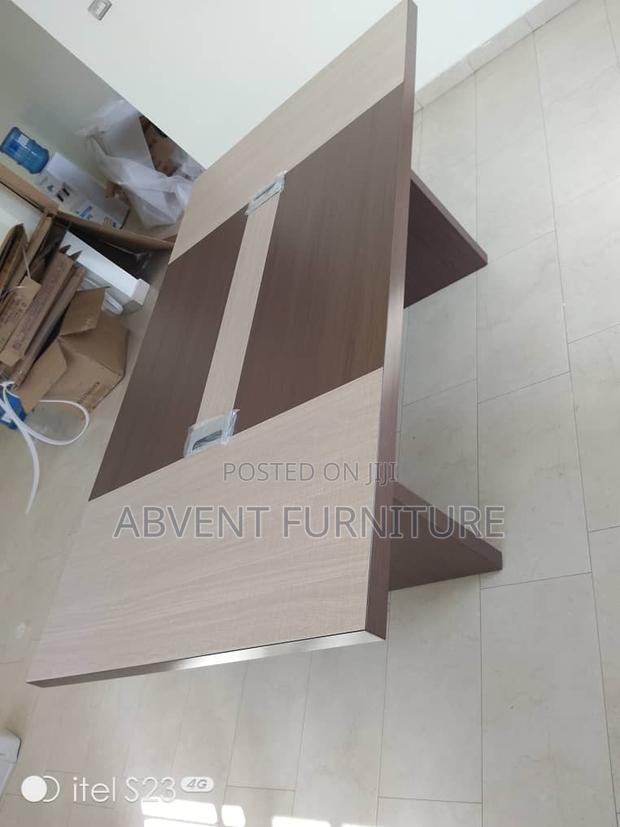 Luxury Conference Table · Photo 1
