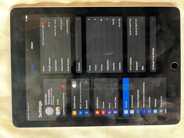 Apple iPad Pro 12.9 (2015) 128 GB Silver · Photo 2