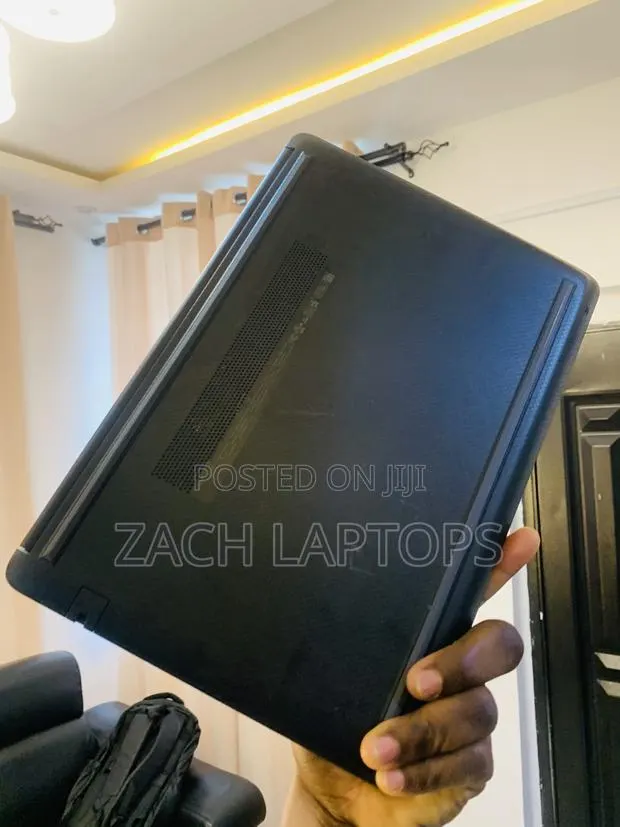 Laptop HP 14-Dq2031tg 4GB AMD HDD+SSD 128GB · Photo 1