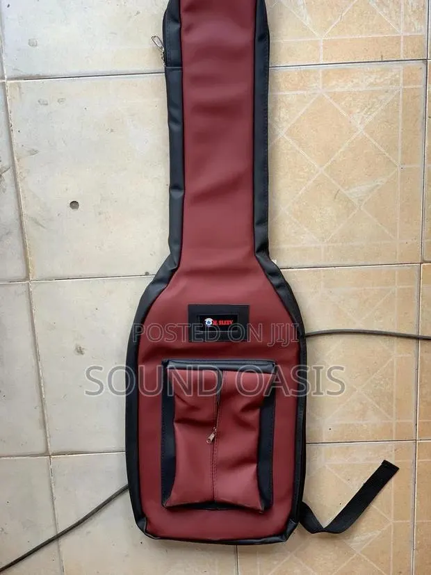Leather Guitar Bag · Photo 1