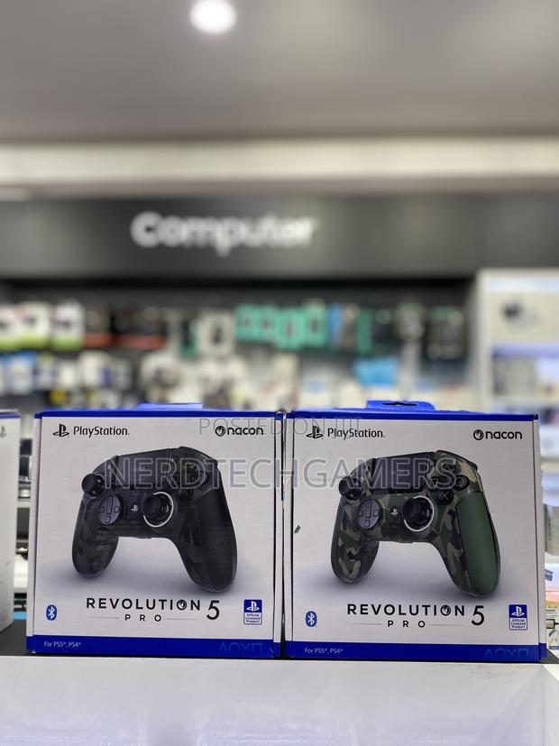 Nacon Revolution 5 Pro Officially Licensed Playstation 5 · Photo 1