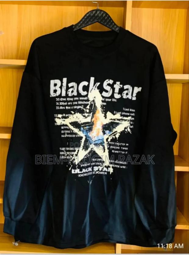 Original Sweatshirt Available in Stock · Photo 2