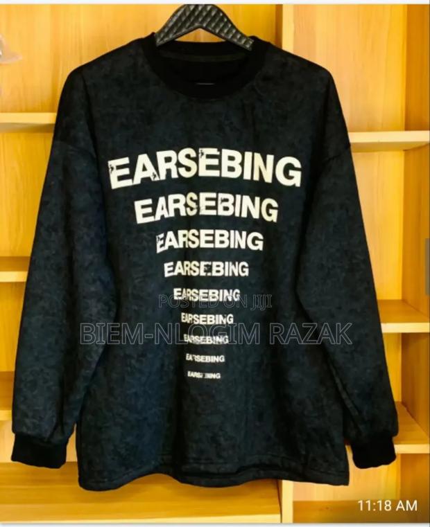Original Sweatshirt Available in Stock · Photo 3