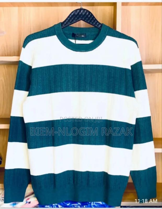 Original Sweatshirt Available in Stock · Photo 6
