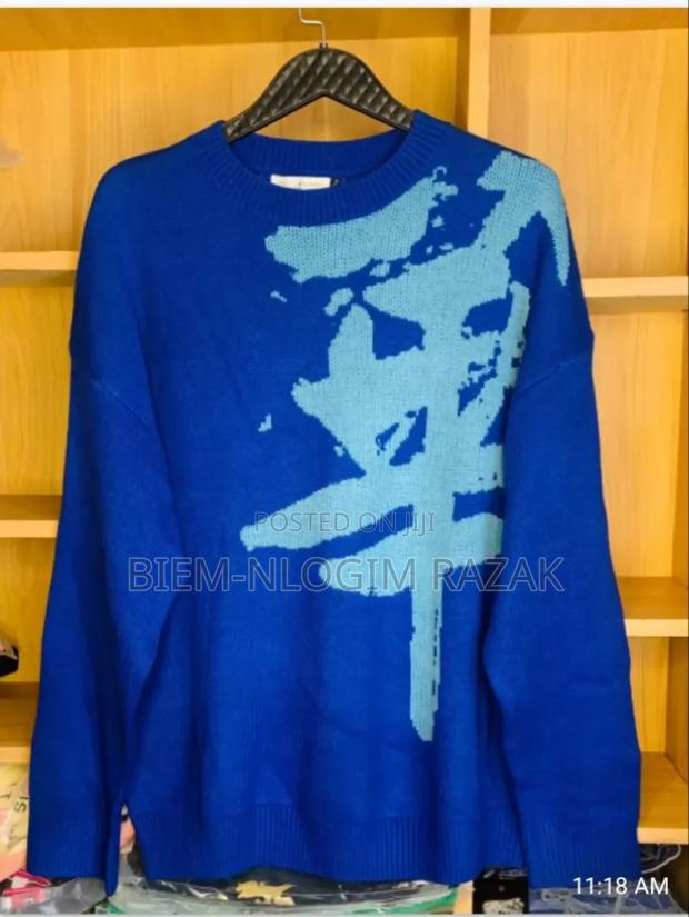 Original Sweatshirt Available in Stock · Photo 1