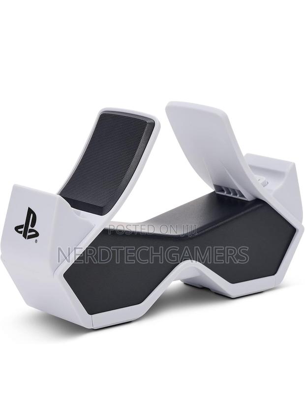 PS5 Controller Charging Station With Fast Dual Charging Dock · Photo 4