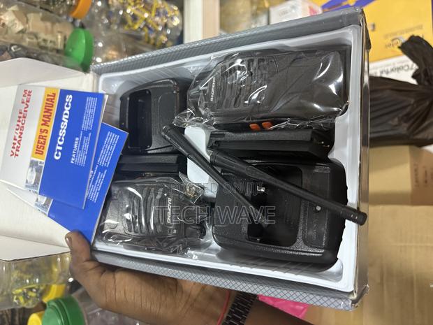 Baofeng Walkie Talkie · Photo 2