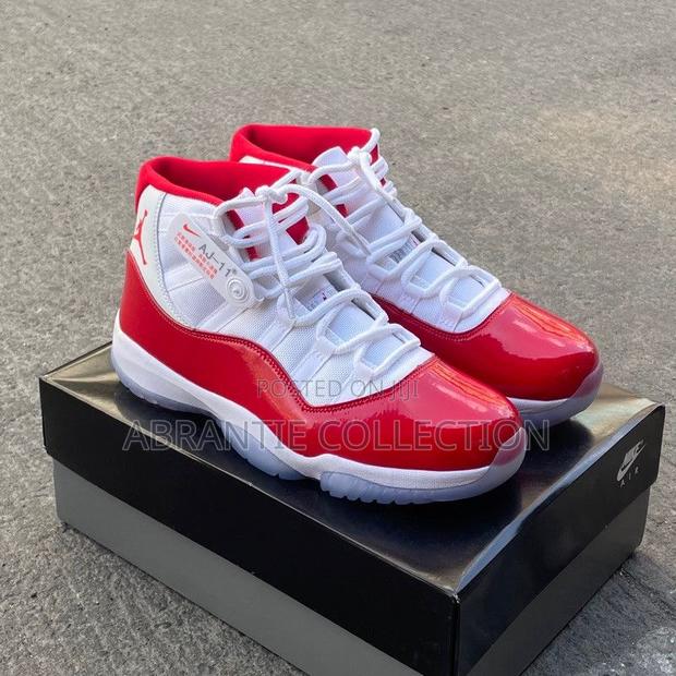 Air Jordan Retro 11 Cherry White/Red · Photo 1